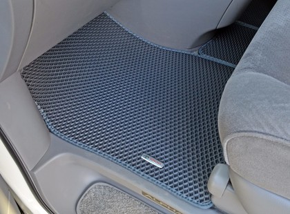 Коврики на Toyota Alphard (H10) 2002 - 2008 в Чебоксарах Коврики на Toyota Alphard (H10) 2002 - 2008 в Чебоксарах