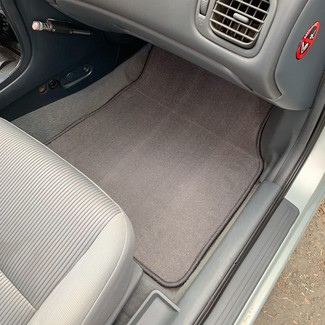 Ворсовые коврики на Nissan Almera Classic (B10) 2006 - 2013 в Чебоксарах Ворсовые коврики на Nissan Almera Classic (B10) 2006 - 2013 в Чебоксарах