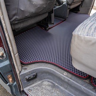 Ворсовые коврики на Mitsubishi Space Gear 1994&nbsp;-&nbsp;2007 в Чебоксарах