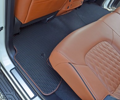 Ворсовые коврики на Infiniti QX56 II 2010&nbsp;-&nbsp;2014 в Чебоксарах