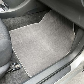 Ворсовые коврики на Toyota Auris I 2006 - 2012 в Чебоксарах Ворсовые коврики на Toyota Auris I 2006 - 2012 в Чебоксарах