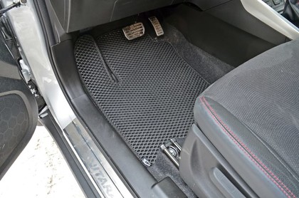 Ворсовые коврики на Suzuki Vitara 2014 - 2026 в Чебоксарах Ворсовые коврики на Suzuki Vitara 2014 - 2026 в Чебоксарах