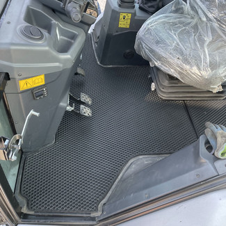 Ворсовые коврики на Спецтехника Экскаватор-погрузчик Cukurova 888 в Чебоксарах Ворсовые коврики на Спецтехника Экскаватор-погрузчик Cukurova 888 в Чебоксарах