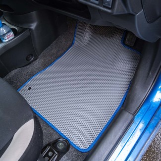 Ворсовые коврики на Nissan Note (E12) 2012 - 2020 в Чебоксарах Ворсовые коврики на Nissan Note (E12) 2012 - 2020 в Чебоксарах