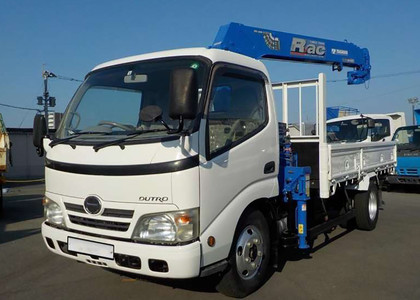 Ворсовые коврики на Hino 300 I узкая кабина 1999 - 2015 в Чебоксарах Ворсовые коврики на Hino 300 I узкая кабина 1999 - 2015 в Чебоксарах