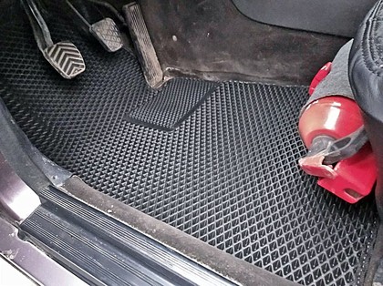 Ворсовые коврики на Mercedes 190 (W201) 1982 - 1993 в Чебоксарах Ворсовые коврики на Mercedes 190 (W201) 1982 - 1993 в Чебоксарах