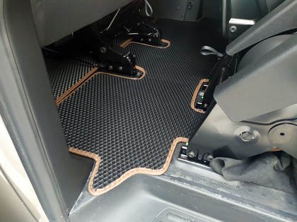 Ворсовые коврики на Volkswagen Caravelle (T6.1) 2019&nbsp;-&nbsp;2024 в Чебоксарах