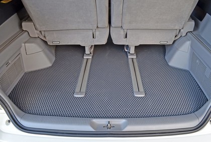 Коврики на Toyota Alphard (H10) 2002 - 2008 в Чебоксарах Коврики на Toyota Alphard (H10) 2002 - 2008 в Чебоксарах