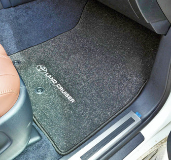 Ворсовые коврики на Toyota Land Cruiser 200 2007 - 2021 в Чебоксарах Ворсовые коврики на Toyota Land Cruiser 200 2007 - 2021 в Чебоксарах