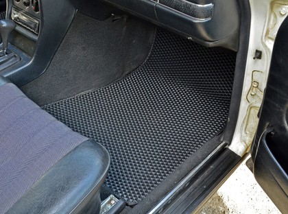 Коврики на Mercedes W123 1975 - 1986 в Чебоксарах Коврики на Mercedes W123 1975 - 1986 в Чебоксарах