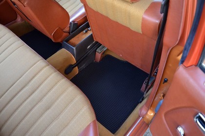 Коврики на Mercedes W123 1975 - 1986 в Чебоксарах Коврики на Mercedes W123 1975 - 1986 в Чебоксарах