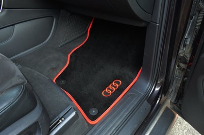 Ворсовые коврики на Audi Q7 I 2005 - 2015 в Чебоксарах Ворсовые коврики на Audi Q7 I 2005 - 2015 в Чебоксарах