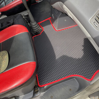 Ворсовые коврики на Mitsubishi Space Gear 1994&nbsp;-&nbsp;2007 в Чебоксарах