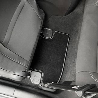 Ворсовые коврики на Ford Mustang VI 2013&nbsp;-&nbsp;2023 в Чебоксарах