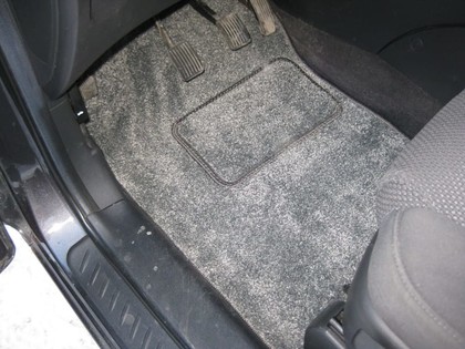 Ворсовые коврики на KIA Carens II 2006 - 2012 в Чебоксарах Ворсовые коврики на KIA Carens II 2006 - 2012 в Чебоксарах