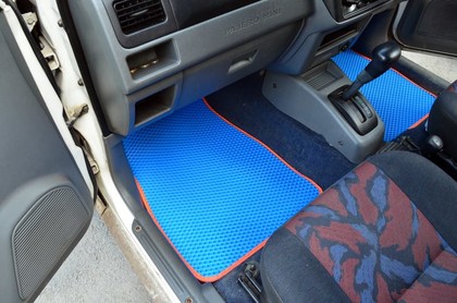 Ворсовые коврики на Mitsubishi Pajero Mini II 1998 - 2012 в Чебоксарах Ворсовые коврики на Mitsubishi Pajero Mini II 1998 - 2012 в Чебоксарах