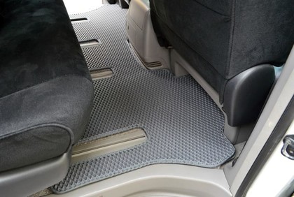 Коврики на Toyota Alphard (H10) 2002 - 2008 в Чебоксарах Коврики на Toyota Alphard (H10) 2002 - 2008 в Чебоксарах