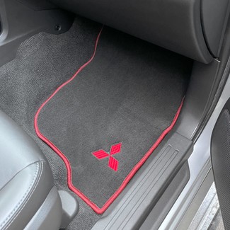 Ворсовые коврики на Mitsubishi Pajero Sport III 2015 - 2026 в Чебоксарах Ворсовые коврики на Mitsubishi Pajero Sport III 2015 - 2026 в Чебоксарах