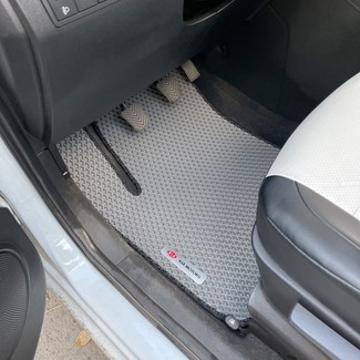 Ворсовые коврики на KIA Venga 2010 - 2017 в Чебоксарах Ворсовые коврики на KIA Venga 2010 - 2017 в Чебоксарах