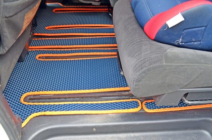 Ворсовые коврики на Nissan Serena (C25) 2005&nbsp;-&nbsp;2010 в Чебоксарах