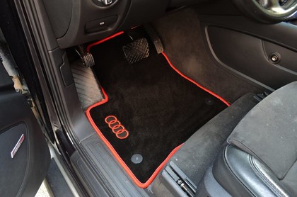 Ворсовые коврики на Audi Q7 I 2005 - 2015 в Чебоксарах Ворсовые коврики на Audi Q7 I 2005 - 2015 в Чебоксарах