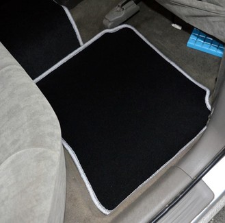 Ворсовые коврики на Nissan Cefiro (A33) 1998 - 2003 в Чебоксарах Ворсовые коврики на Nissan Cefiro (A33) 1998 - 2003 в Чебоксарах