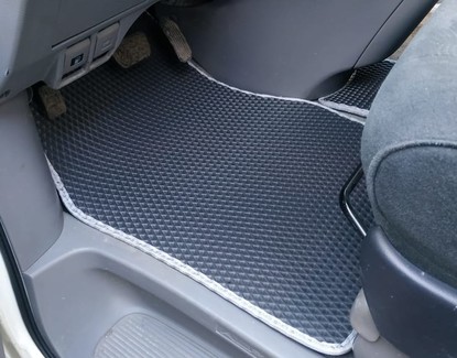 Коврики на Toyota Alphard (H10) 2002 - 2008 в Чебоксарах Коврики на Toyota Alphard (H10) 2002 - 2008 в Чебоксарах