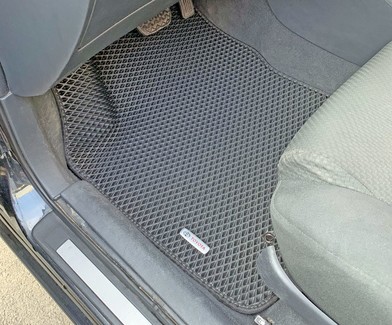 Ворсовые коврики на Toyota Corolla (E12) 2000 - 2007 в Чебоксарах Ворсовые коврики на Toyota Corolla (E12) 2000 - 2007 в Чебоксарах