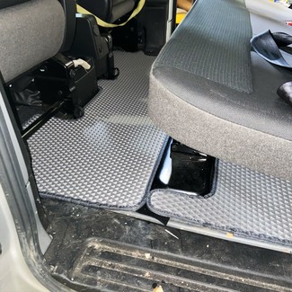 Ворсовые коврики на Nissan NV200 2009 - 2026 в Чебоксарах Ворсовые коврики на Nissan NV200 2009 - 2026 в Чебоксарах