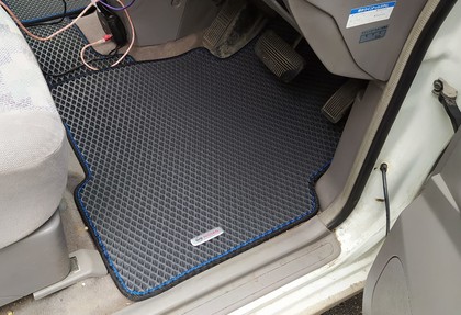 Ворсовые коврики на Nissan Liberty (M12) 1998 - 2004 в Чебоксарах Ворсовые коврики на Nissan Liberty (M12) 1998 - 2004 в Чебоксарах