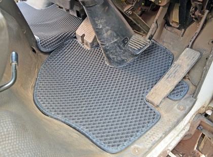 Ворсовые коврики на Isuzu ELF V широкая кабина 1993&nbsp;-&nbsp;2011 в Чебоксарах