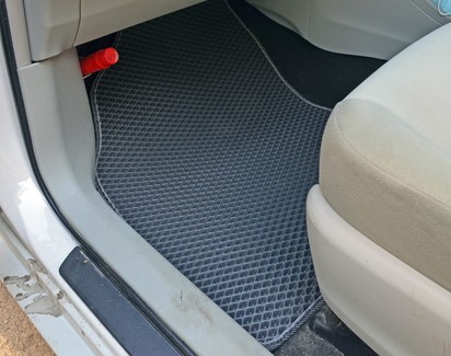 Ворсовые коврики на Toyota Prius Alpha 2011 - 2021 в Чебоксарах Ворсовые коврики на Toyota Prius Alpha 2011 - 2021 в Чебоксарах