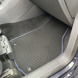 Ворсовые коврики на Volkswagen Golf Plus 2004 - 2014 в Чебоксарах Ворсовые коврики на Volkswagen Golf Plus 2004 - 2014 в Чебоксарах