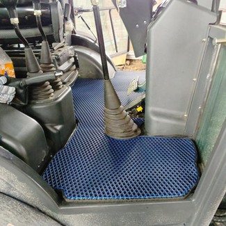 Ворсовые коврики на Спецтехника Экскаватор-погрузчик LiuGong 777A  в Чебоксарах