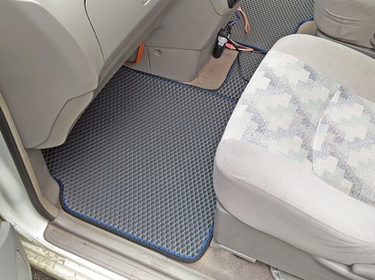 Ворсовые коврики на Nissan Liberty (M12) 1998 - 2004 в Чебоксарах Ворсовые коврики на Nissan Liberty (M12) 1998 - 2004 в Чебоксарах