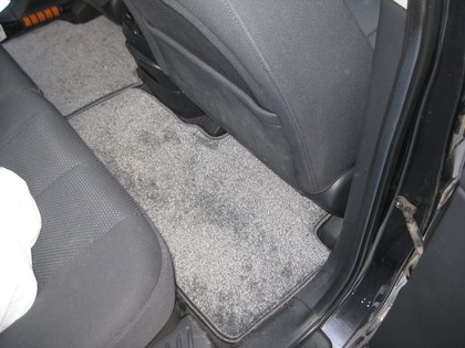 Ворсовые коврики на KIA Carens II 2006 - 2012 в Чебоксарах Ворсовые коврики на KIA Carens II 2006 - 2012 в Чебоксарах