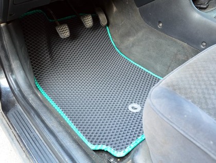 Ворсовые коврики на Toyota Avensis I 1997&nbsp;-&nbsp;2002 в Чебоксарах