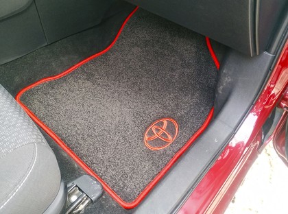 Ворсовые коврики на Toyota Corolla (E18) 2012 - 2019 в Чебоксарах Ворсовые коврики на Toyota Corolla (E18) 2012 - 2019 в Чебоксарах