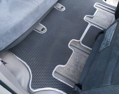 Коврики на Toyota Alphard (H10) 2002 - 2008 в Чебоксарах Коврики на Toyota Alphard (H10) 2002 - 2008 в Чебоксарах