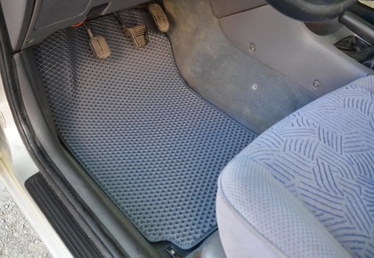 Ворсовые коврики на Toyota Avensis I 1997&nbsp;-&nbsp;2002 в Чебоксарах