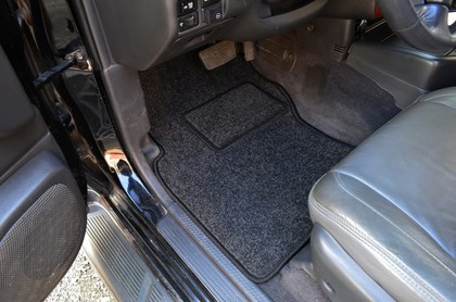 Ворсовые коврики на Infiniti QX4 1996 - 2003 в Чебоксарах Ворсовые коврики на Infiniti QX4 1996 - 2003 в Чебоксарах