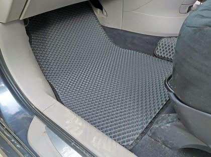 Ворсовые коврики на Mitsubishi Grandis 2003 - 2009 в Чебоксарах Ворсовые коврики на Mitsubishi Grandis 2003 - 2009 в Чебоксарах