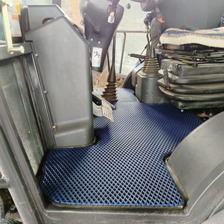 Ворсовые коврики на Спецтехника Экскаватор-погрузчик LiuGong 777A  в Чебоксарах