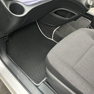 Коврики на Toyota Sienta II 2015 - 2022 в Чебоксарах Коврики на Toyota Sienta II 2015 - 2022 в Чебоксарах