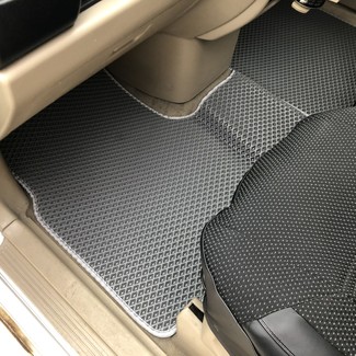 Ворсовые коврики на Mitsubishi Mirage Dingo 1998 - 2003 в Чебоксарах Ворсовые коврики на Mitsubishi Mirage Dingo 1998 - 2003 в Чебоксарах