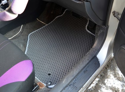 Коврики на Toyota Sprinter Carib (E11) 1995 - 2002 в Чебоксарах Коврики на Toyota Sprinter Carib (E11) 1995 - 2002 в Чебоксарах