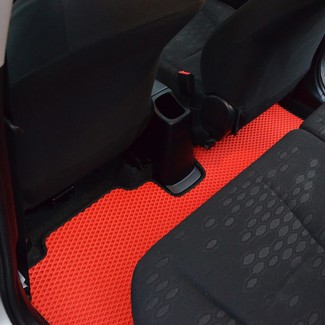 Ворсовые коврики на Subaru Trezia 2010 - 2016 в Чебоксарах Ворсовые коврики на Subaru Trezia 2010 - 2016 в Чебоксарах