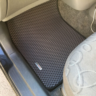 Ворсовые коврики на Toyota Vitz I 1998 - 2005 в Чебоксарах Ворсовые коврики на Toyota Vitz I 1998 - 2005 в Чебоксарах